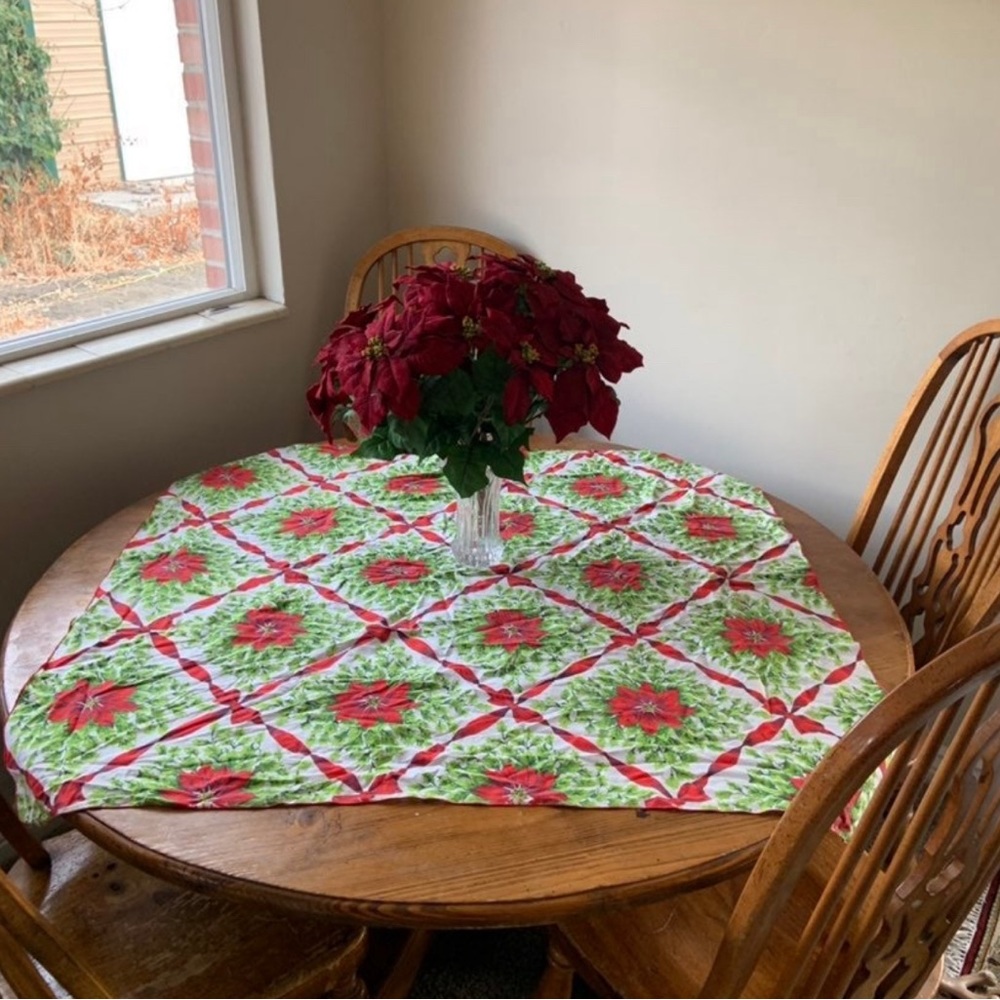 Vintage Poinsettia & Ribbon Christmas Table Cloth
